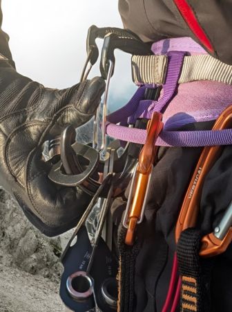  Карабин Вертикаль развесочный Краб черный в Ставрополе  